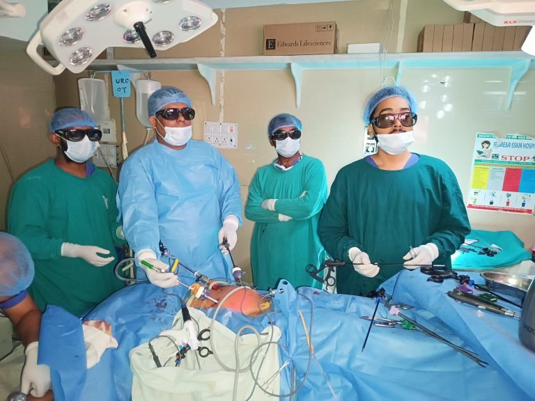 How Lifestyle Choices Affect Kidney and Bladder Health – Expert Tips from Kolkata’s Best Urology Doctors